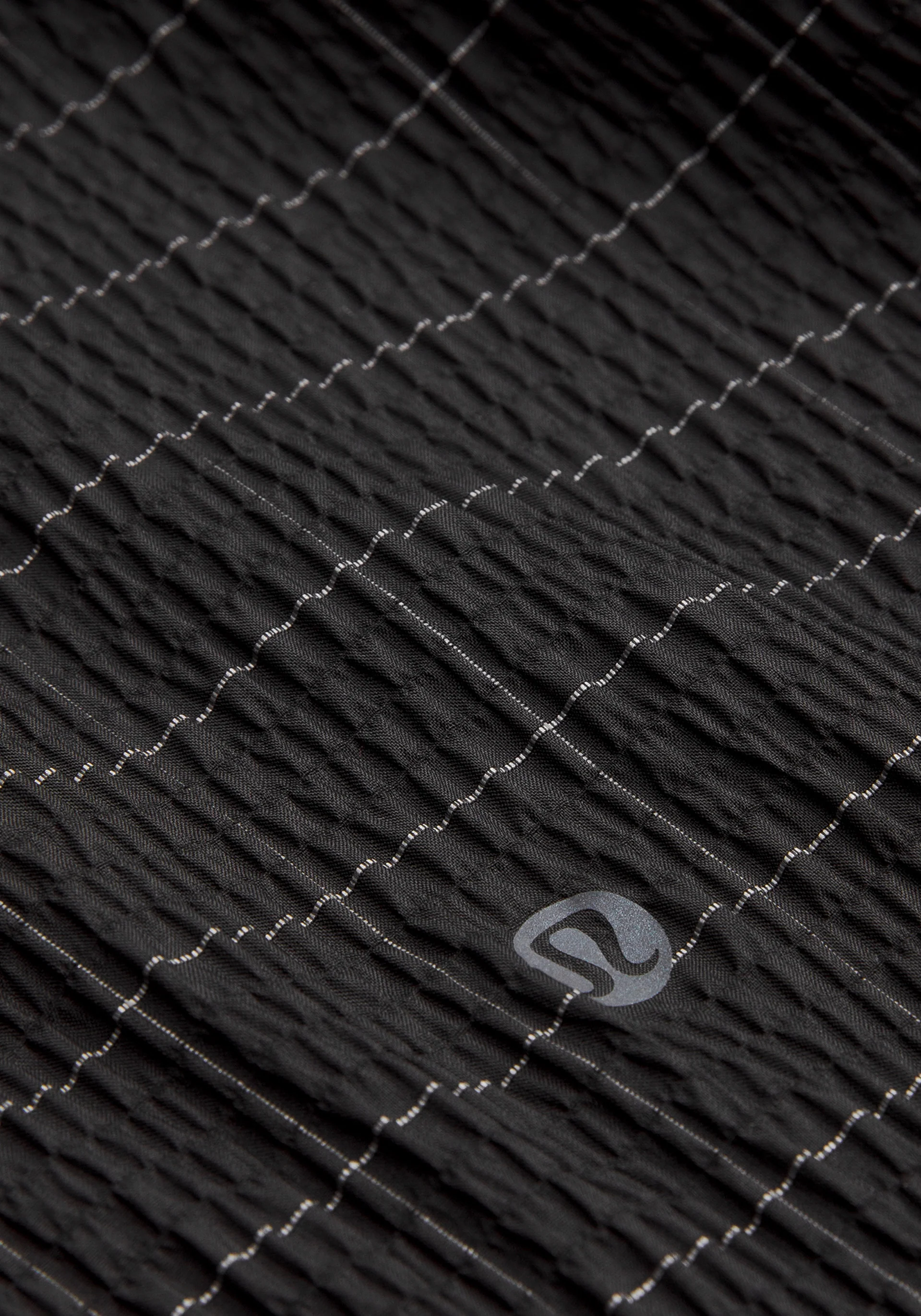 Negative Split Textured Run Short 2.5" | Reflective - Image 9